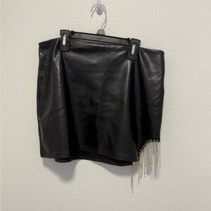 Forever 21 Black Asymmetrical Pleather Mini Skirt With Chain Detail Size Large